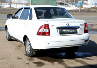 Подержанный автомобиль LADA (ВАЗ) Priora Sedan 2013 года (4 фото)