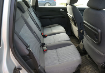 Подержанный автомобиль Ford C-MAX 2006 года (11 фото)