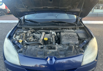 Подержанный автомобиль Renault Megane Wagon 2010 года (15 фото)