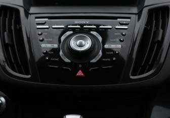 Подержанный автомобиль Ford Kuga 2014 года (13 фото)