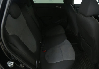 Подержанный автомобиль Hyundai Solaris Hatchback 2011 года (11 фото)