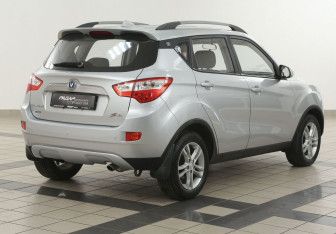 Подержанный автомобиль Changan CS35 2014 года (4 фото)