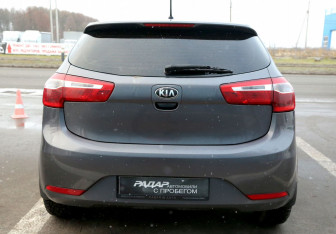 Подержанный автомобиль Kia Rio Hatchback 2014 года (5 фото)
