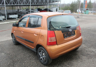 Подержанный автомобиль Kia Picanto 2007 года (5 фото)