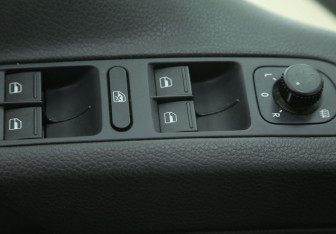 Подержанный автомобиль Volkswagen Tiguan 2015 года (17 фото)
