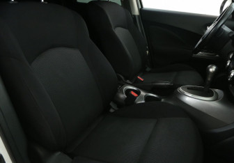 Подержанный автомобиль Nissan Juke 2014 года (10 фото)