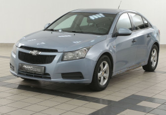Подержанный автомобиль Chevrolet Cruze Sedan 2010 года (8 фото)