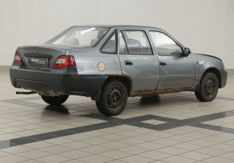 Подержанный автомобиль Daewoo Nexia Sedan 2014 года (4 фото)