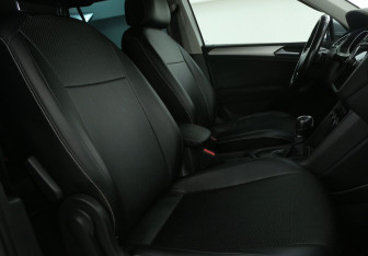 Подержанный автомобиль Volkswagen Tiguan 2019 года (10 фото)