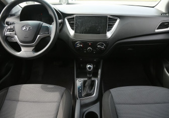 Подержанный автомобиль Hyundai Solaris Sedan 2020 года (12 фото)