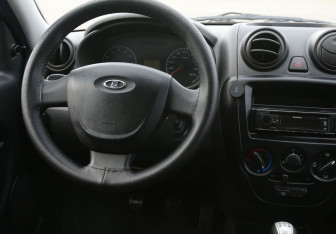 Подержанный автомобиль LADA (ВАЗ) Granta Sedan 2012 года (14 фото)