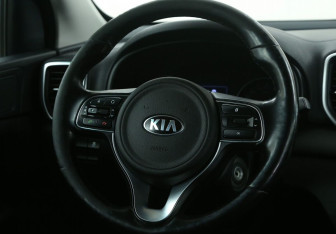 Подержанный автомобиль Kia Sportage 2017 года (16 фото)