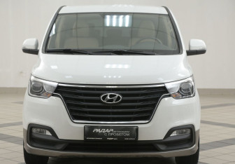 Подержанный автомобиль Hyundai H-1 2019 года (6 фото)