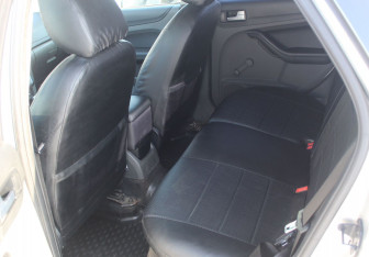 Подержанный автомобиль Ford Focus Hatchback 2005 года (16 фото)