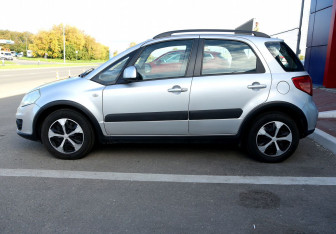 Подержанный автомобиль Suzuki SX4 Hatchback 2011 года (8 фото)