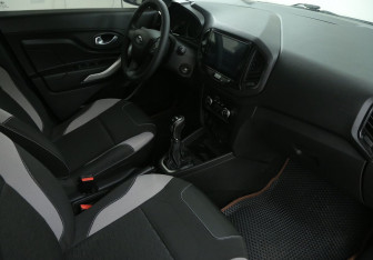 Подержанный автомобиль LADA (ВАЗ) XRAY 2018 года (9 фото)