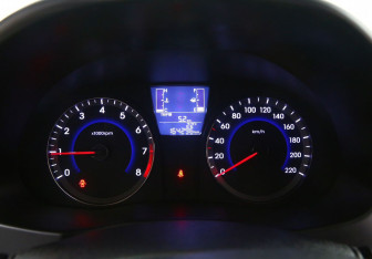 Подержанный автомобиль Hyundai Solaris Sedan 2015 года (11 фото)