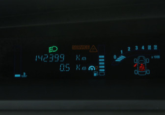 Подержанный автомобиль Renault Scenic 2008 года (18 фото)