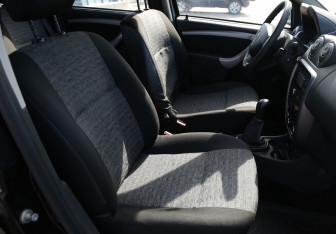 Подержанный автомобиль Renault Duster 2013 года (10 фото)