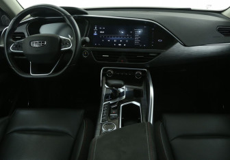 Подержанный автомобиль Geely Tugella 2021 года (13 фото)