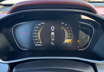 Подержанный автомобиль Geely Coolray 2022 года (10 фото)