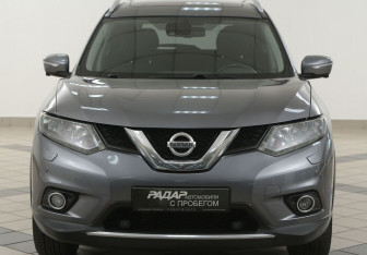 Подержанный автомобиль Nissan X-Trail 2015 года (6 фото)