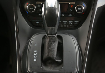Подержанный автомобиль Ford Kuga 2013 года (13 фото)