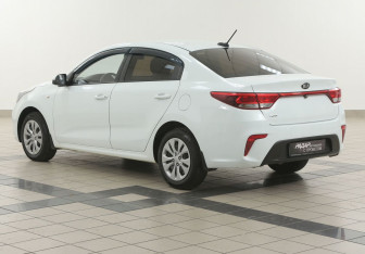 Подержанный автомобиль Kia Rio Sedan 2018 года (2 фото)