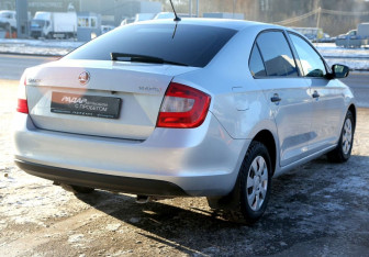 Подержанный автомобиль Skoda Rapid Liftback 2016 года (6 фото)