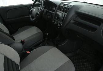 Подержанный автомобиль Kia Sportage 2007 года (9 фото)