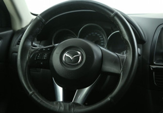 Подержанный автомобиль Mazda CX-5 2012 года (16 фото)