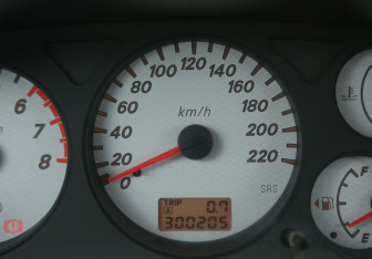 Подержанный автомобиль Mitsubishi Lancer Sedan 2006 года (18 фото)