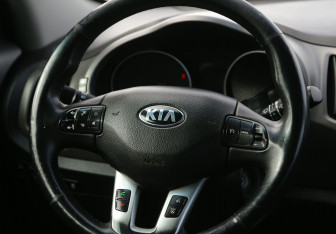 Подержанный автомобиль Kia Sportage 2014 года (17 фото)