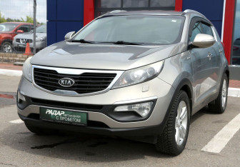 Подержанный автомобиль Kia Sportage 2010 года (3 фото)