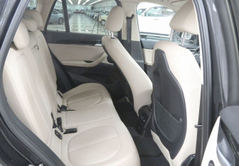 Подержанный автомобиль BMW X1 2020 года (7 фото)