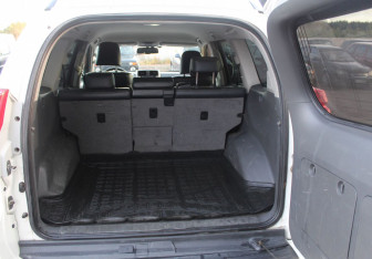 Подержанный автомобиль Toyota Land Cruiser Prado 2011 года (16 фото)