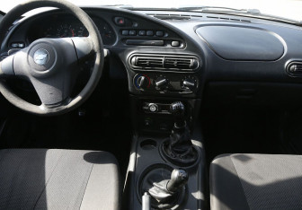 Подержанный автомобиль Chevrolet Niva 2010 года (12 фото)