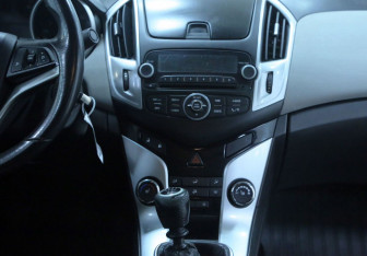 Подержанный автомобиль Chevrolet Cruze Sedan 2013 года (9 фото)