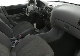 Подержанный автомобиль Hyundai Accent Sedan 2006 года (9 фото)