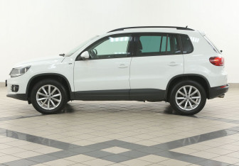 Подержанный автомобиль Volkswagen Tiguan 2015 года (7 фото)