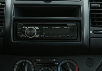 Подержанный автомобиль Nissan Note 2012 года (13 фото)