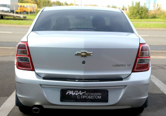 Подержанный автомобиль Chevrolet Cobalt Sedan 2013 года (5 фото)