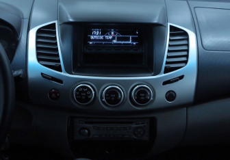 Подержанный автомобиль Mitsubishi L200 2012 года (9 фото)