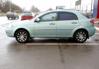 Подержанный автомобиль Chevrolet Lacetti Hatchback 2007 года (8 фото)
