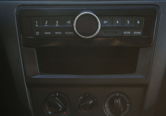 Подержанный автомобиль Skoda Rapid Liftback 2016 года (13 фото)