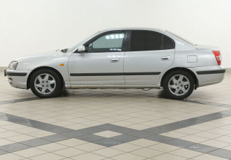 Подержанный автомобиль Hyundai Elantra Sedan 2004 года (7 фото)