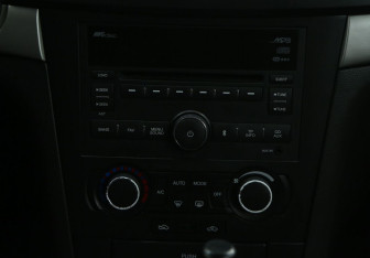 Подержанный автомобиль Chevrolet Epica 2010 года (13 фото)