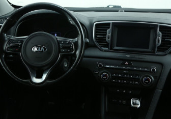 Подержанный автомобиль Kia Sportage 2017 года (14 фото)
