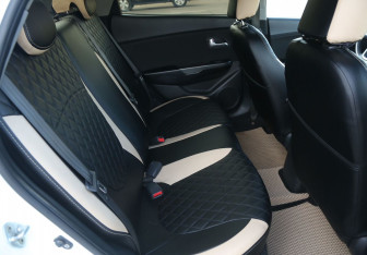 Подержанный автомобиль Kia Rio Sedan 2012 года (11 фото)