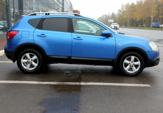 Подержанный автомобиль Nissan Qashqai 2007 года (7 фото)